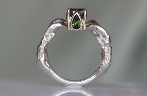 Green Tourmaline, Diamond and Green tourmaline - White Gold Mood Ring - size P